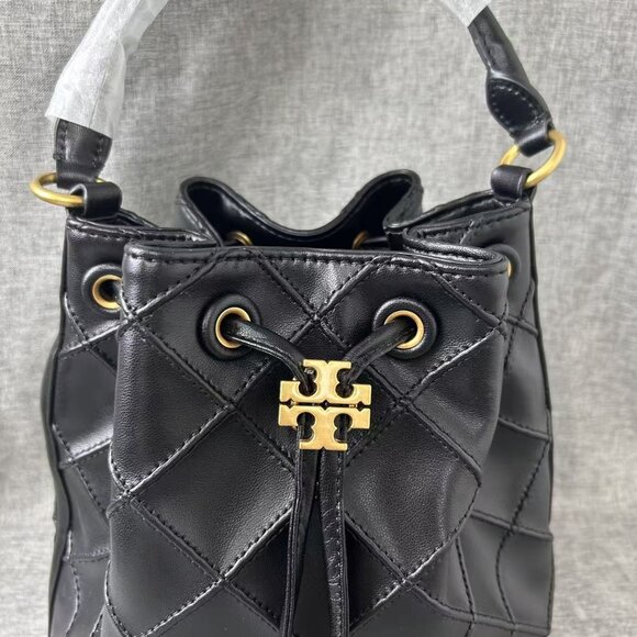 NEW Tory Burch FLEMING SOFT BUCKET BAG In Black - Picture 12 of 13